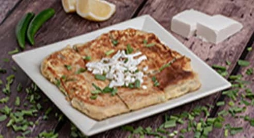 مطبق لحم وجبنة بيضاء
